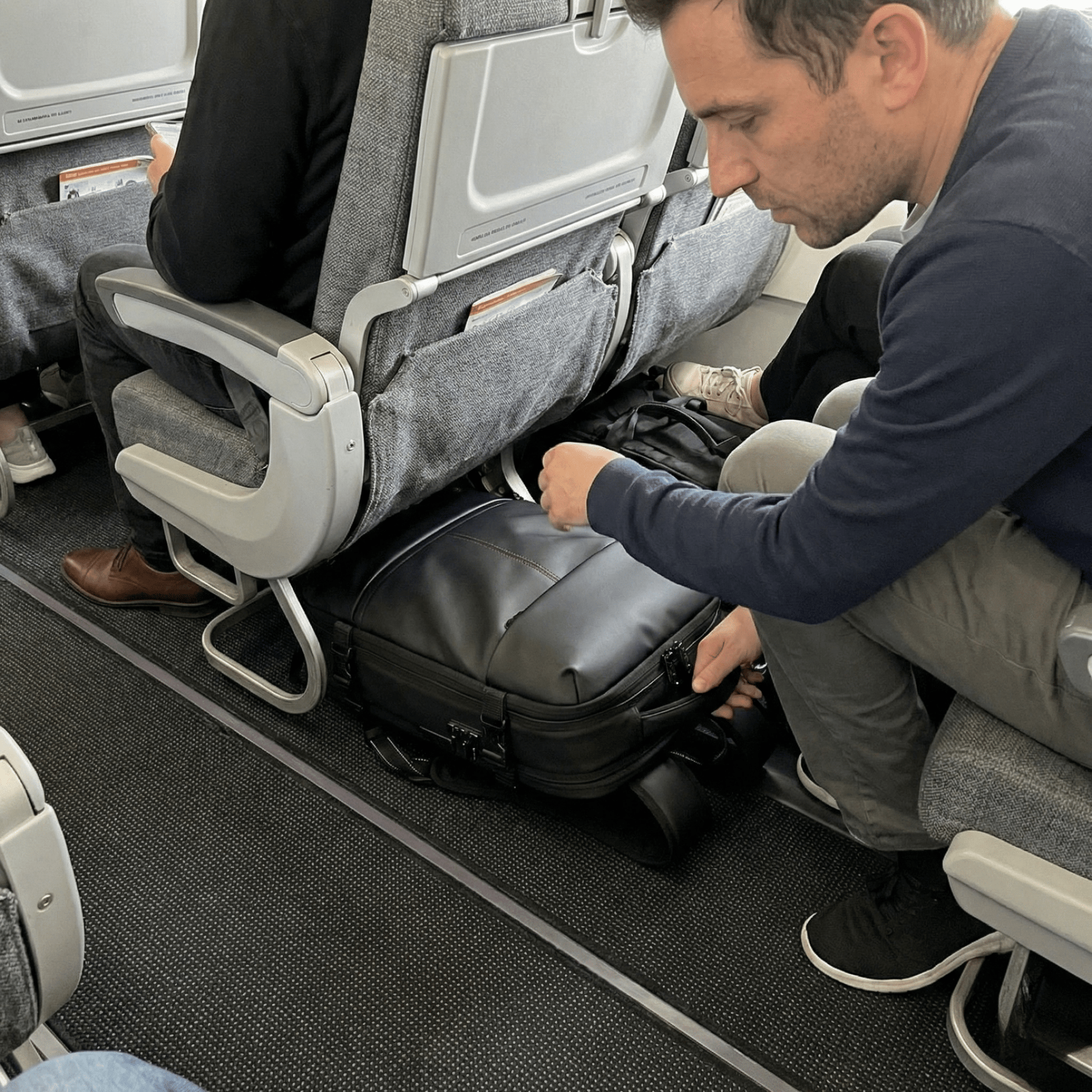 Easyjet compatible cabin bag 45x36x20 | Vacuum Compression 40L - 